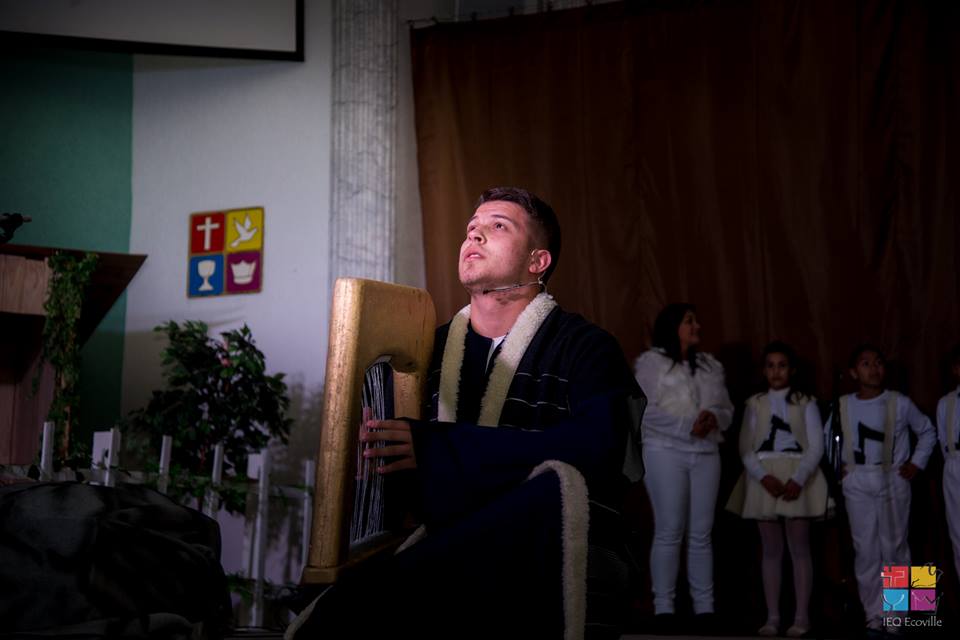 Pastor Rogerio Amorim recebe homenagens por seu aniversario